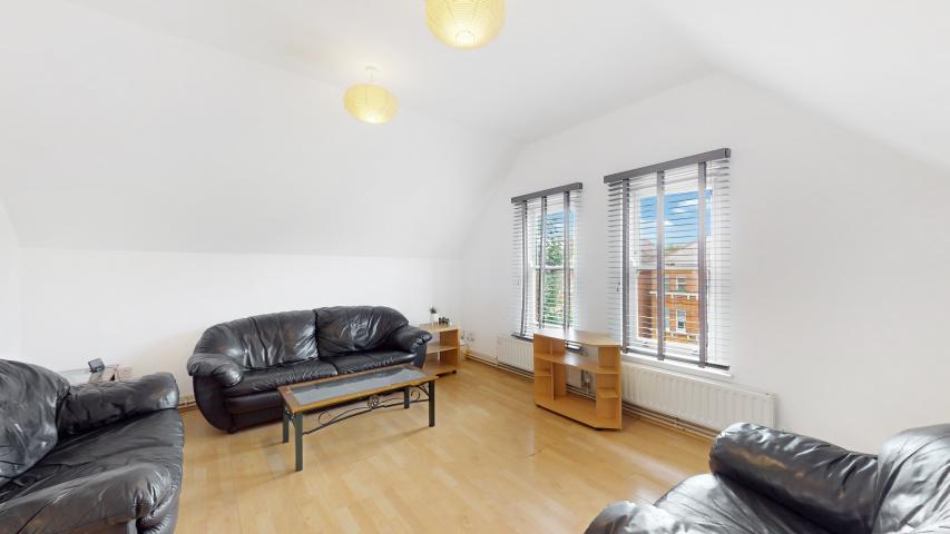 Modern Sharers Apartment Minster Road, West Hampstead